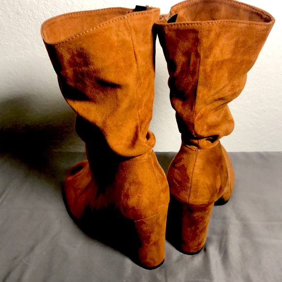 Suede brown boots - Picture 3 of 3